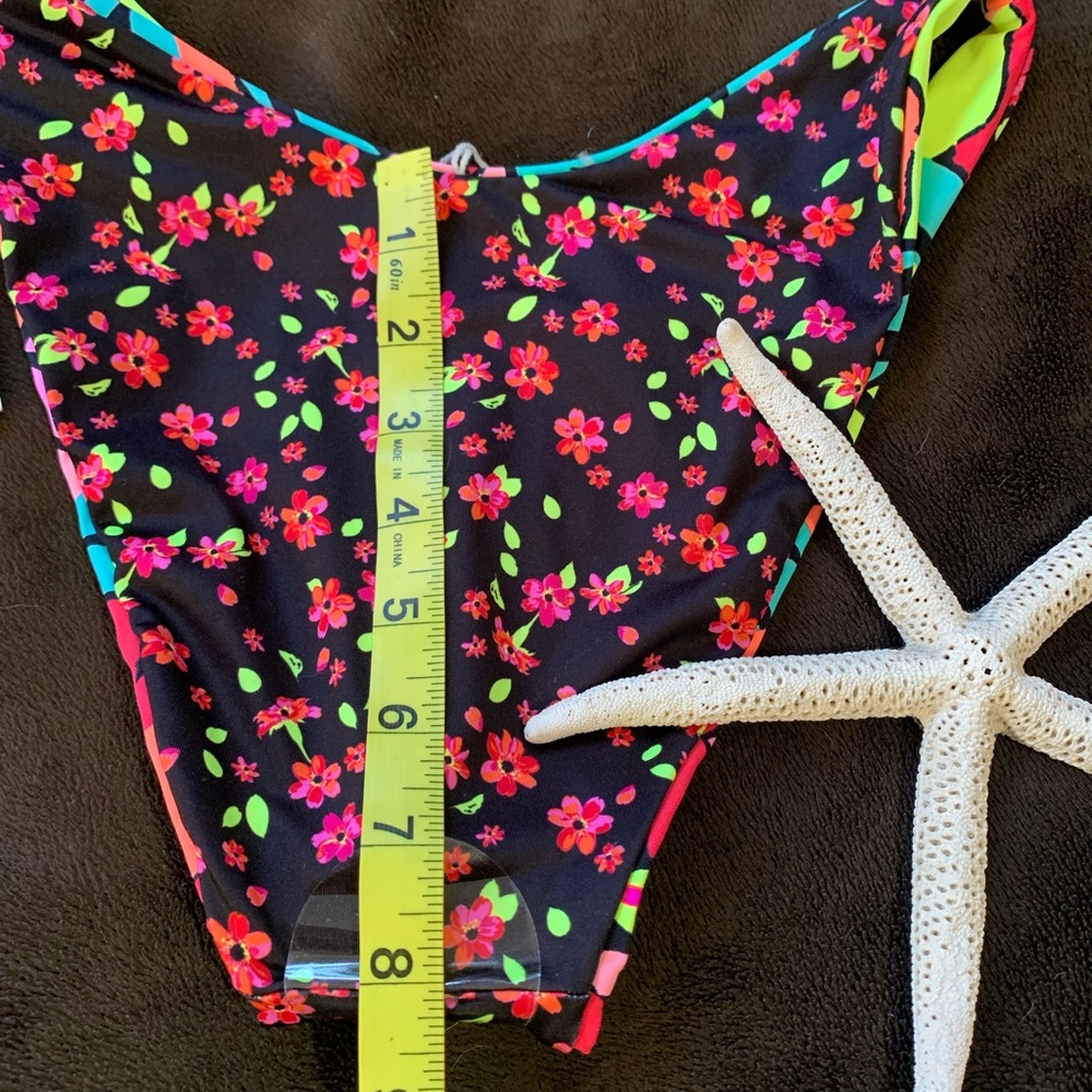 MAAJI bold floral reversible (2) piece 82% polyamide bikini size Small NWT - Picture 13 of 15